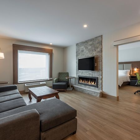 Holiday Inn Express & Suites Moncton By Ihg Екстериор снимка