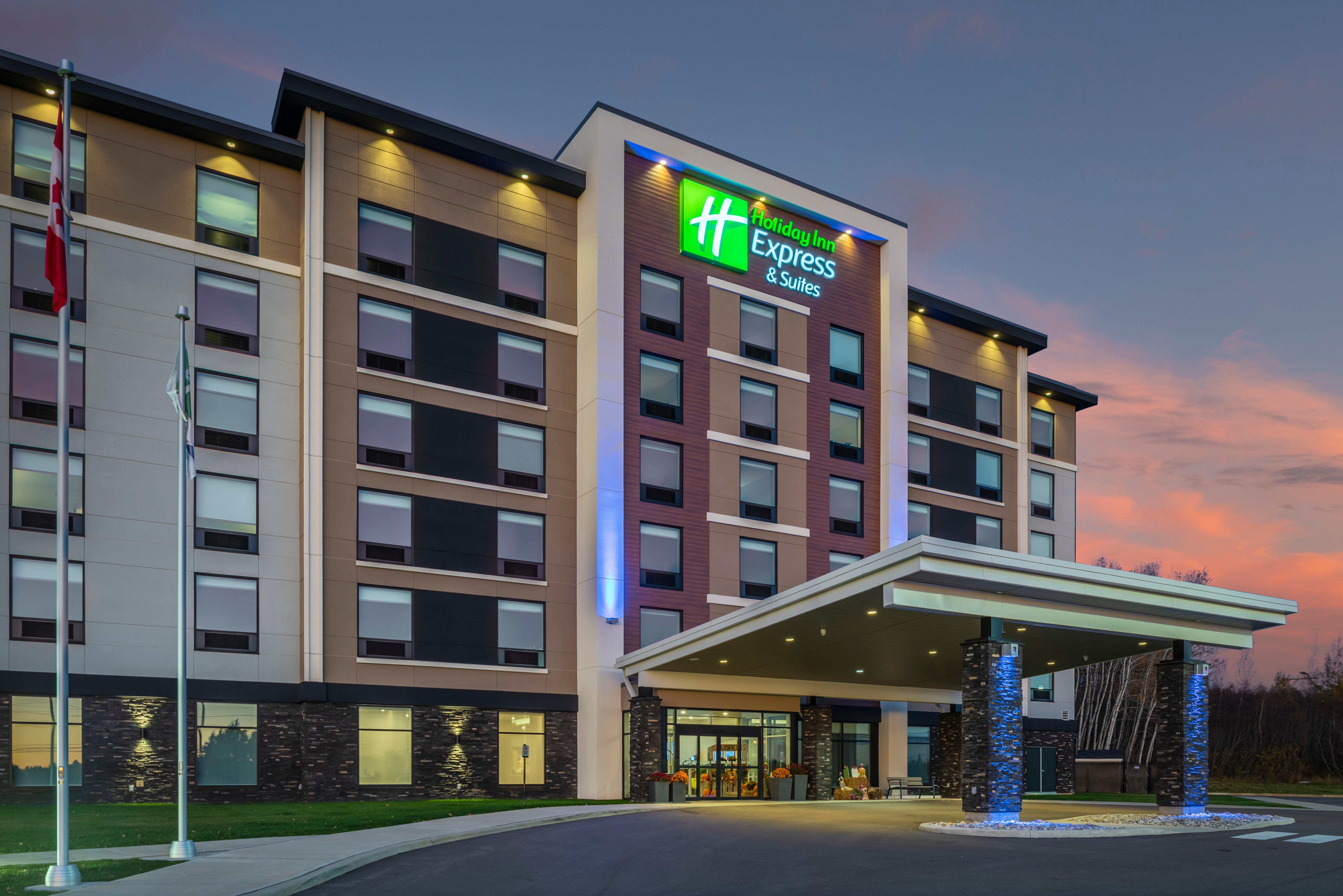 Holiday Inn Express & Suites Moncton By Ihg Екстериор снимка