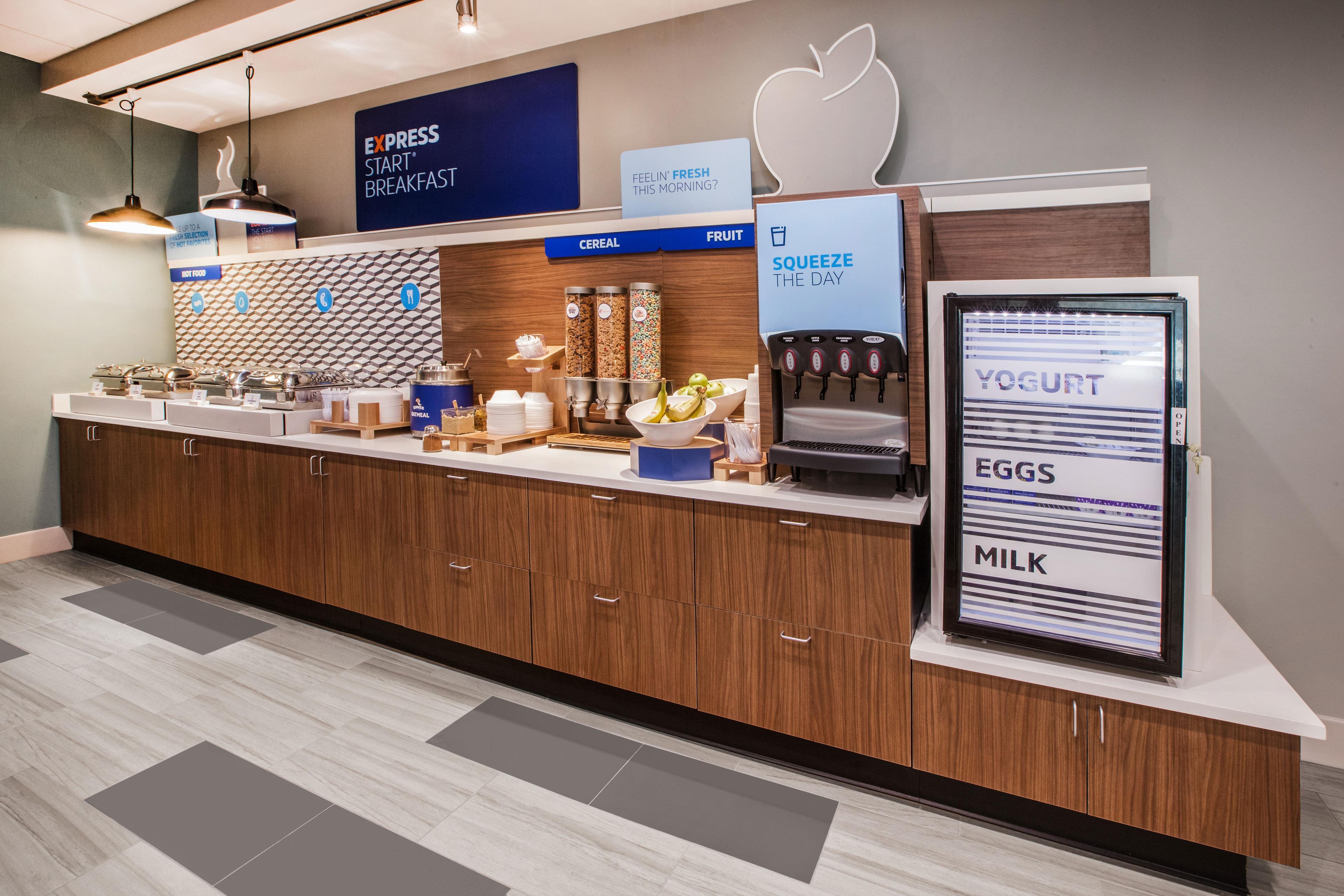 Holiday Inn Express & Suites Moncton By Ihg Екстериор снимка