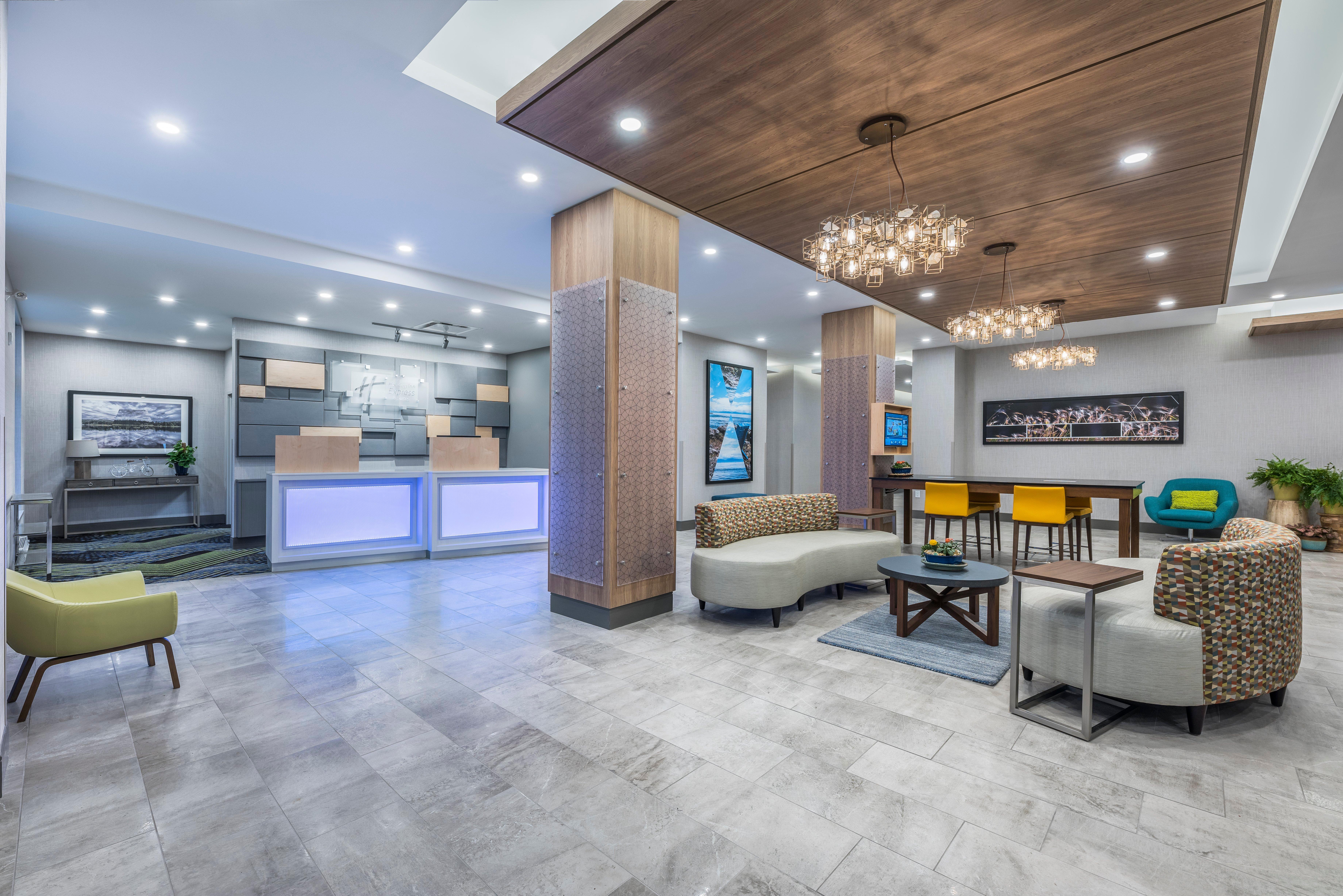Holiday Inn Express & Suites Moncton By Ihg Екстериор снимка