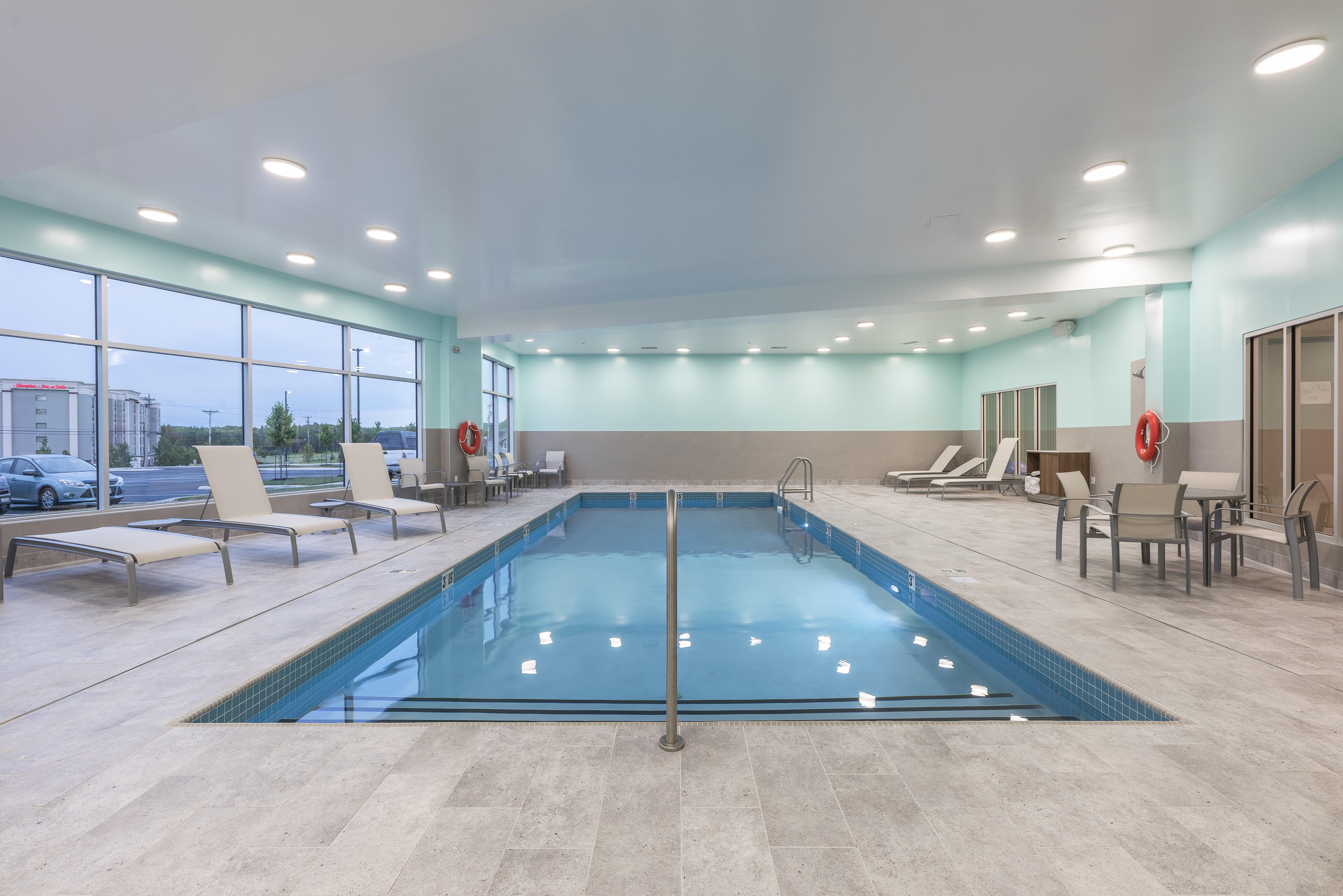 Holiday Inn Express & Suites Moncton By Ihg Екстериор снимка