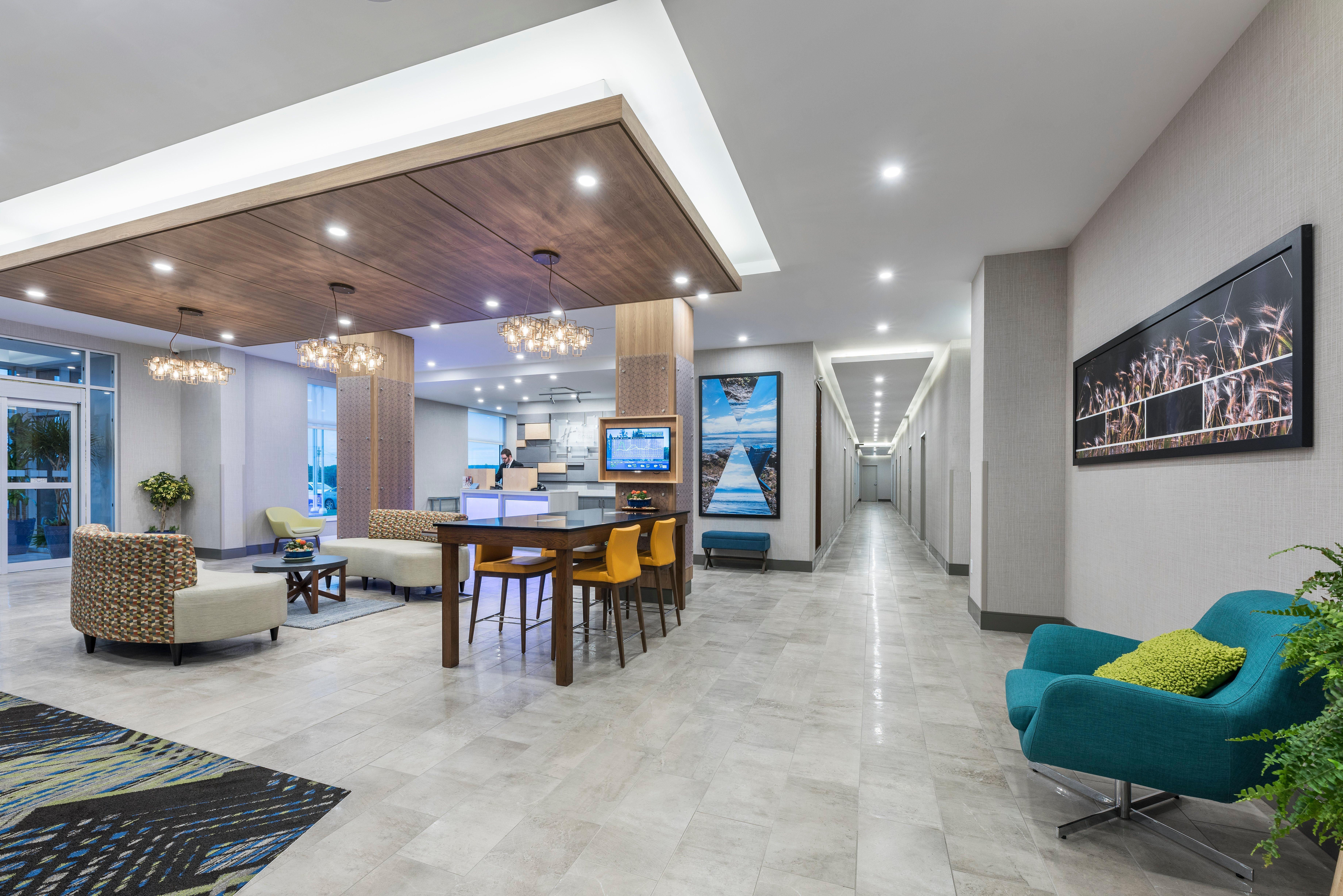 Holiday Inn Express & Suites Moncton By Ihg Екстериор снимка
